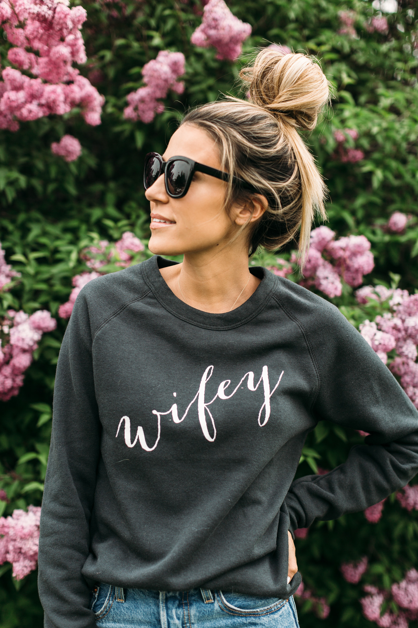 messy bun hello fashion